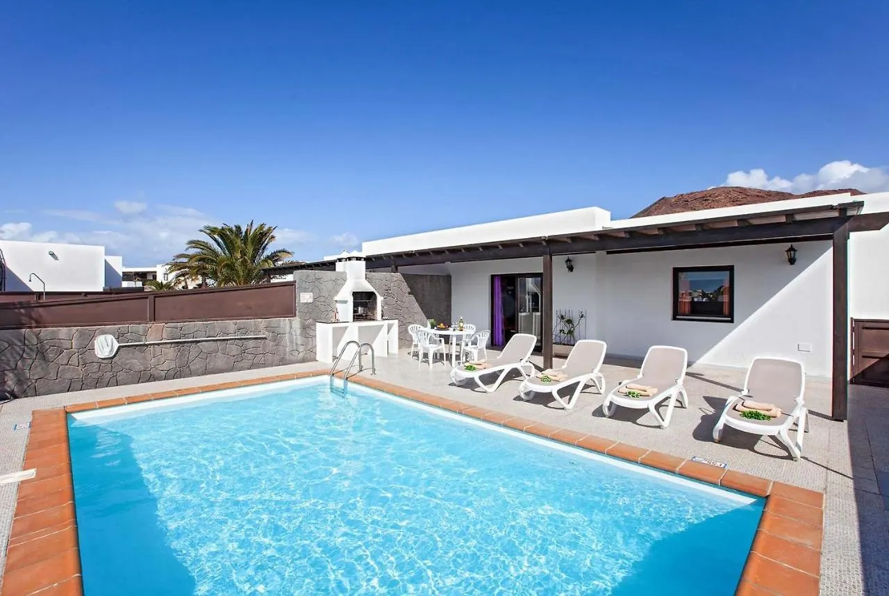 Lucia Villa Playa Blanca  España