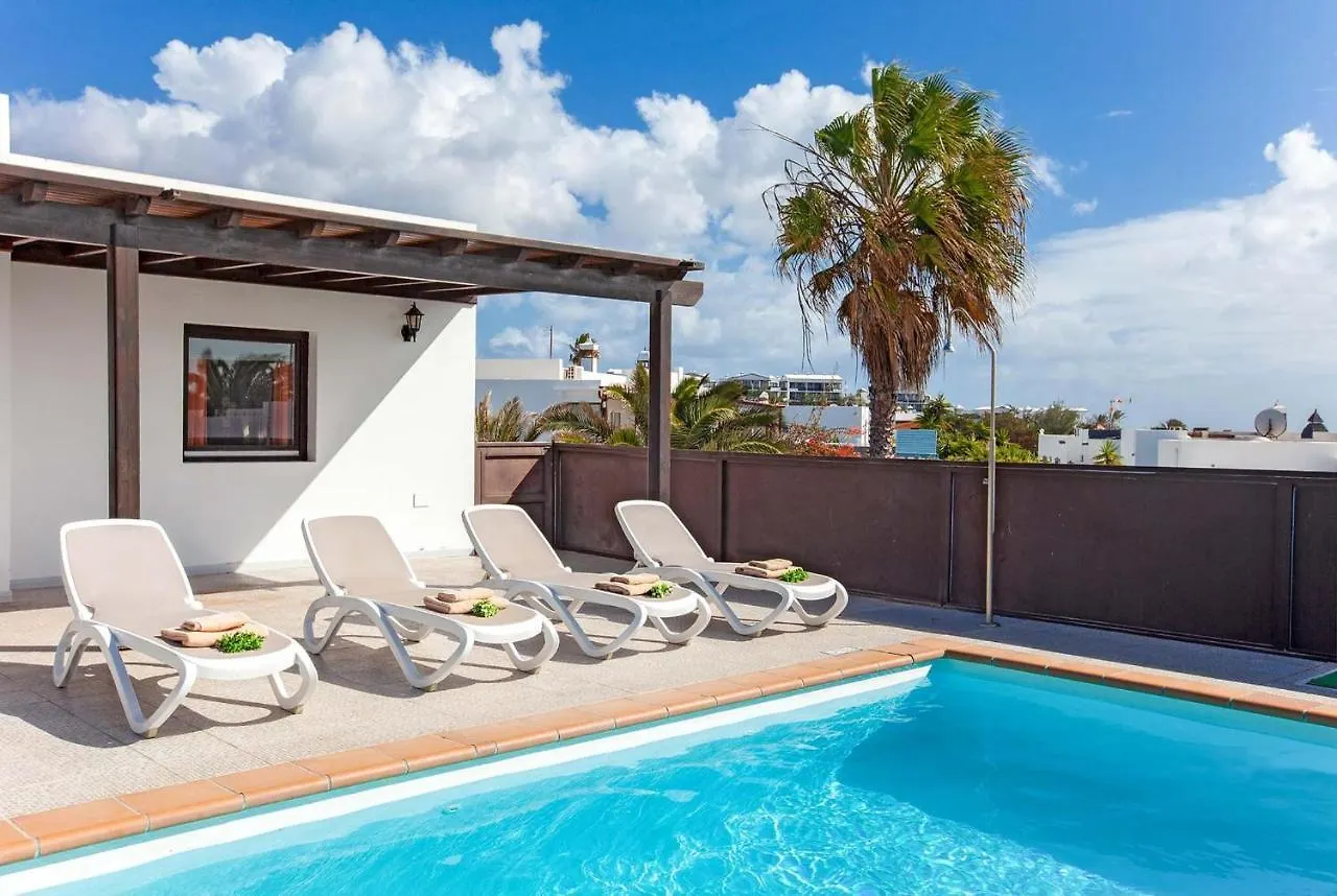 Lucia Villa Playa Blanca